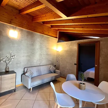 Beddy & Breakfast - Station Loft Apartment Seregno